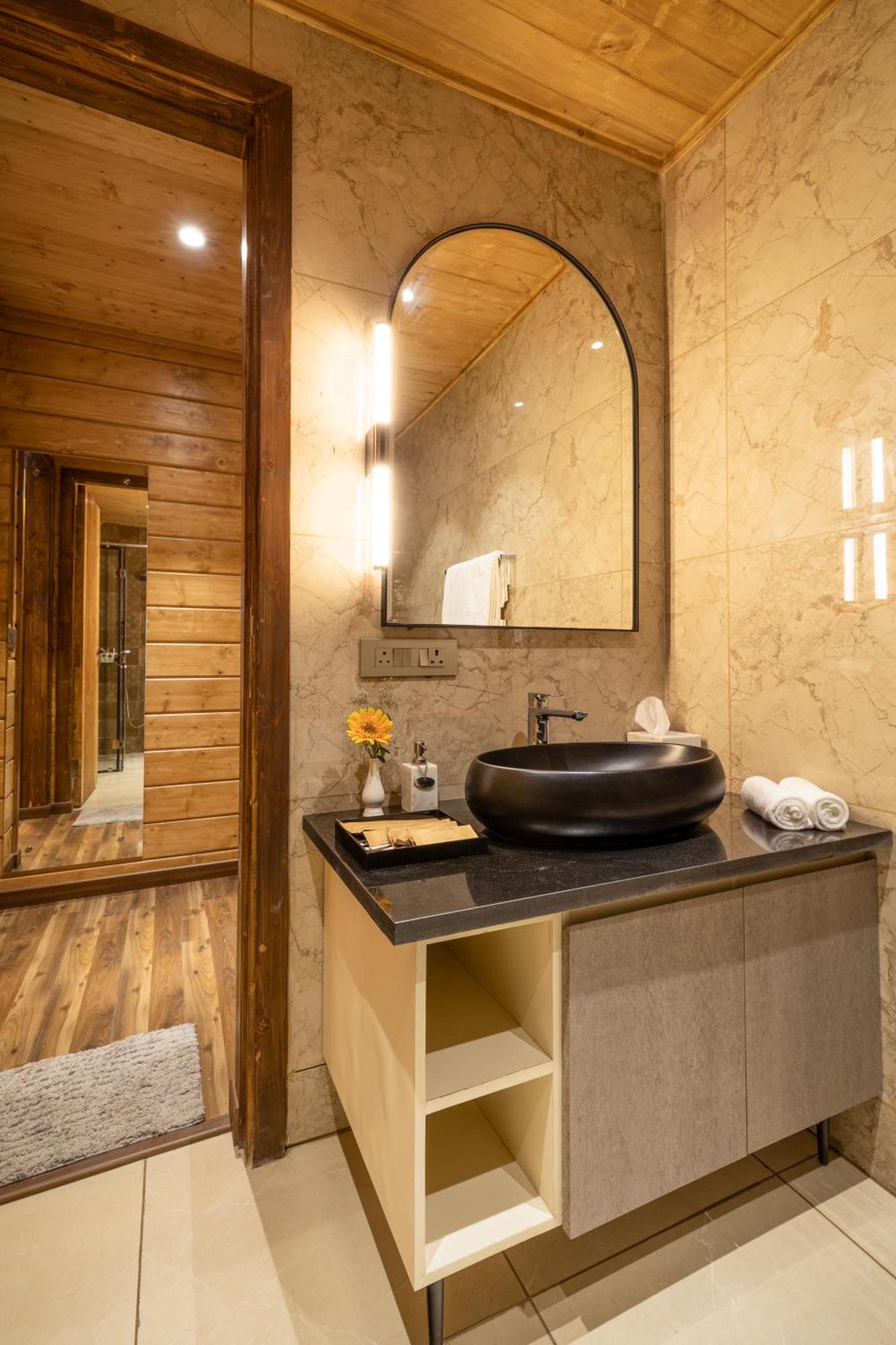 Ama Stays & Trails Kashi House, Rišikéš Exteriér fotografie