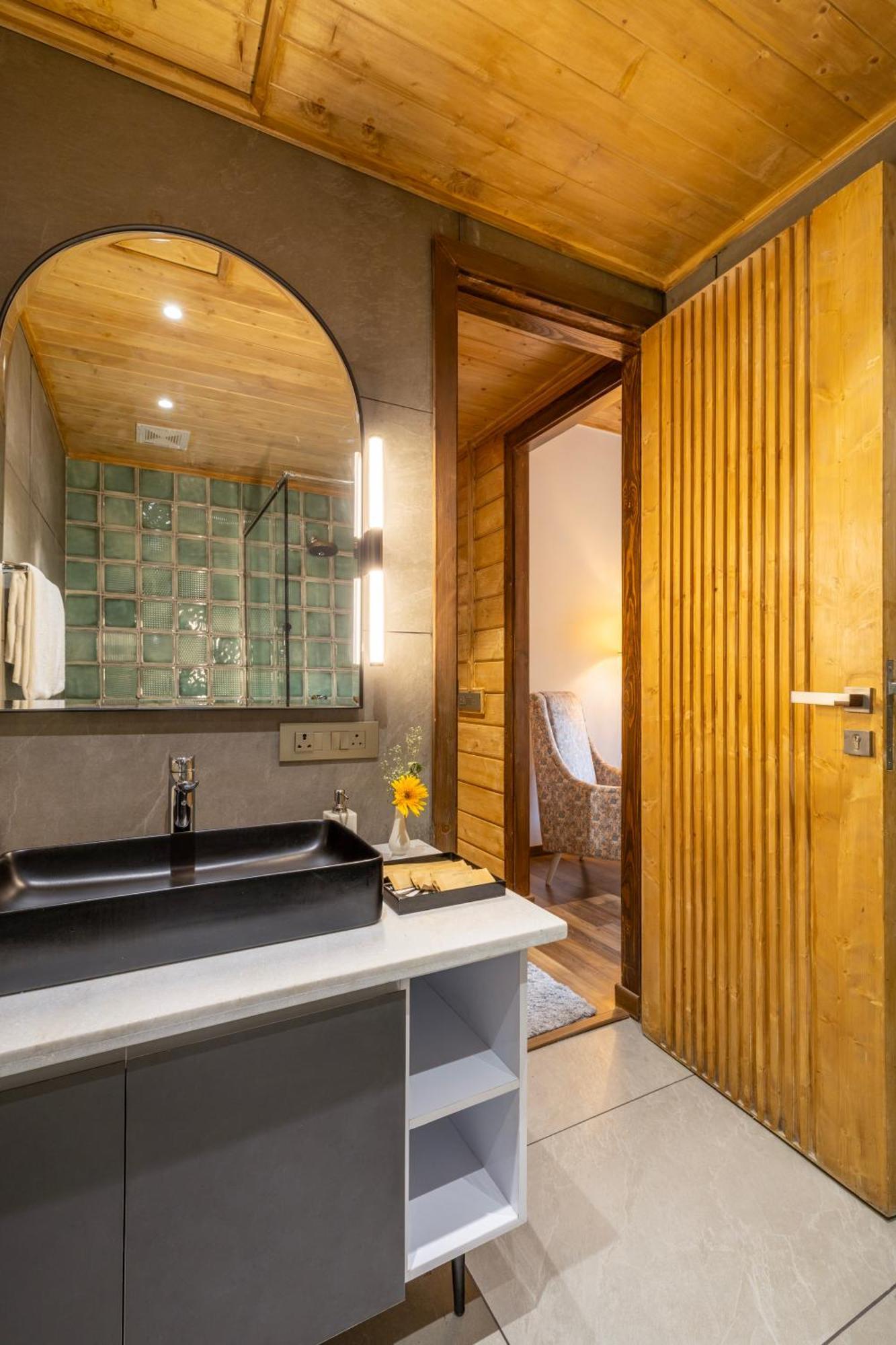 Ama Stays & Trails Kashi House, Rišikéš Exteriér fotografie